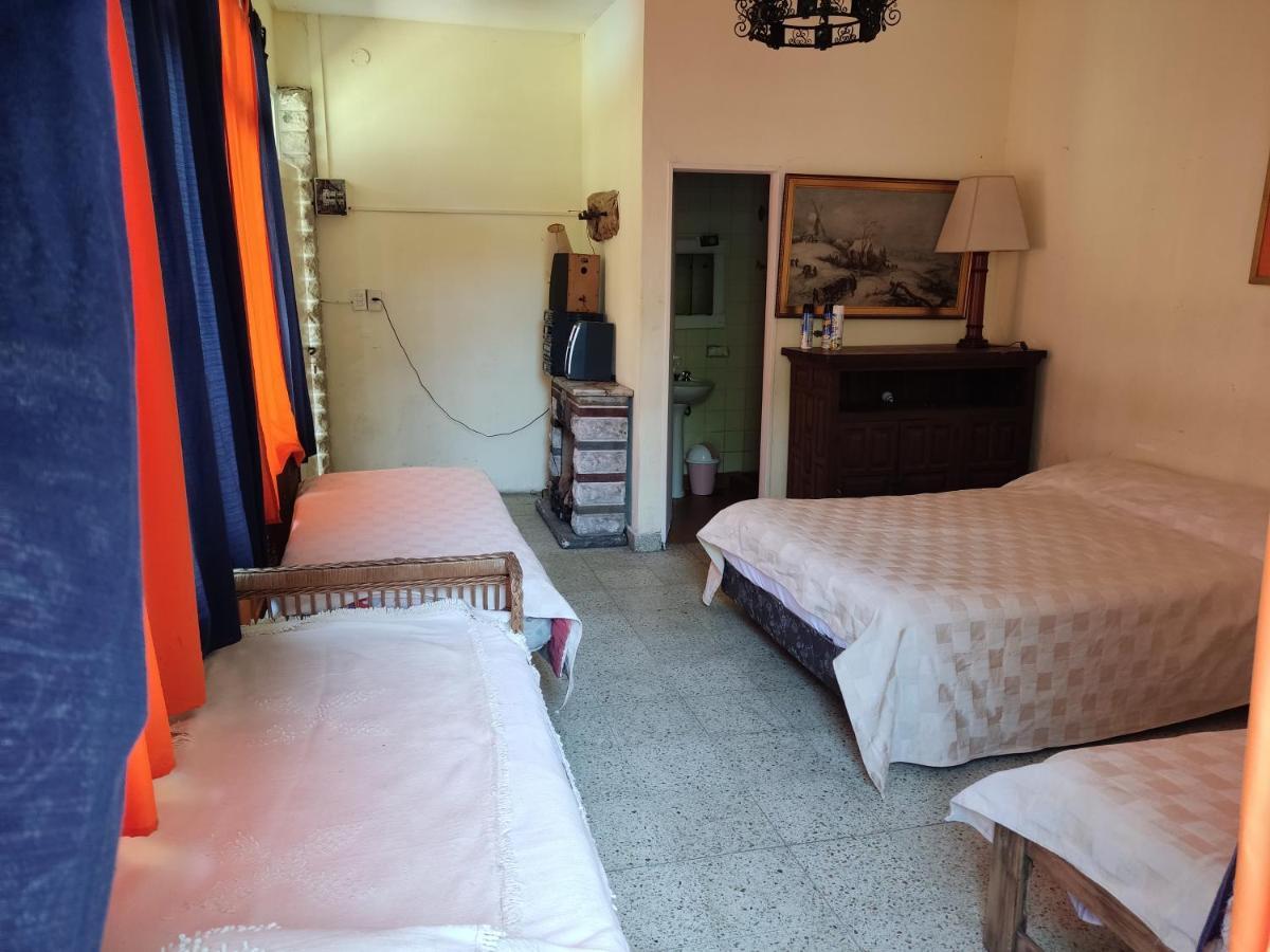 Olivos, Posada Y Habitaciones Буенос Айрес Екстериор снимка