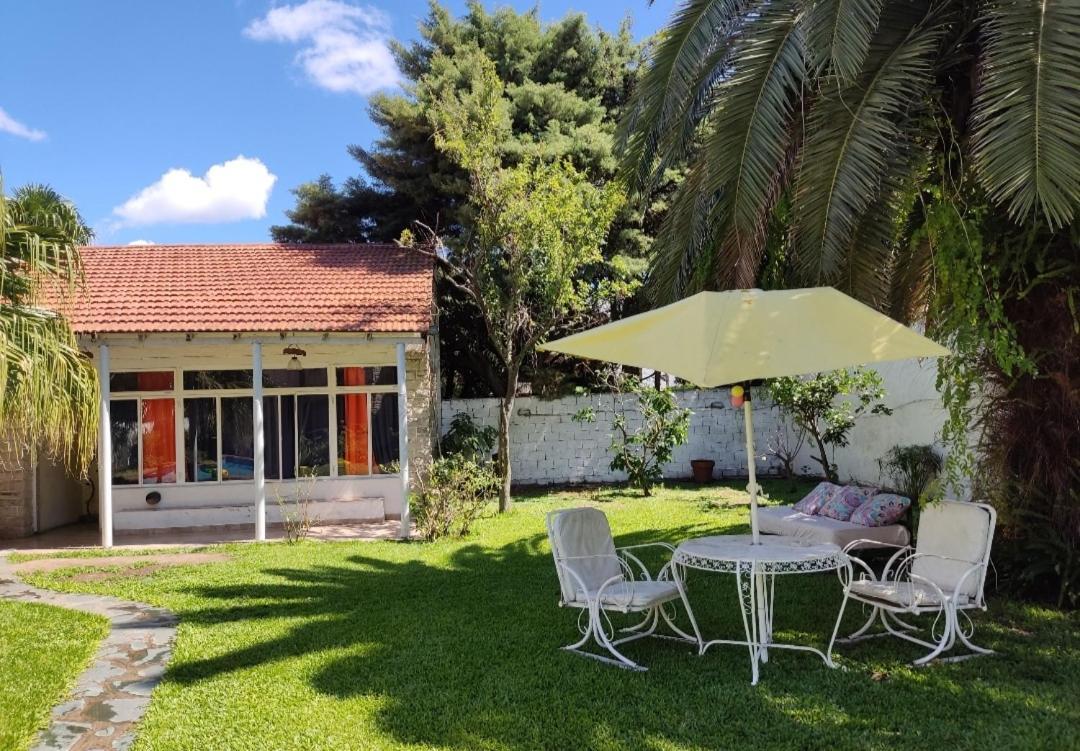 Olivos, Posada Y Habitaciones Буенос Айрес Екстериор снимка